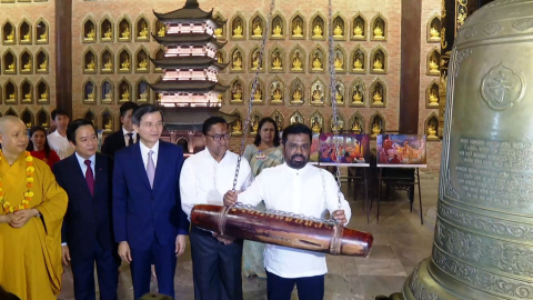 Tổng thống Sri Lanka thăm ch&ugrave;a B&aacute;i Đ&iacute;nh