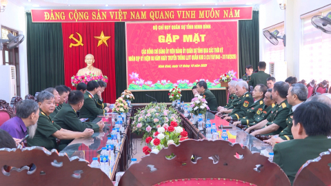 Gặp mặt c&aacute;c đồng ch&iacute; Đảng ủy vi&ecirc;n, Đảng ủy Qu&acirc;n sự tỉnh qua c&aacute;c thời kỳ