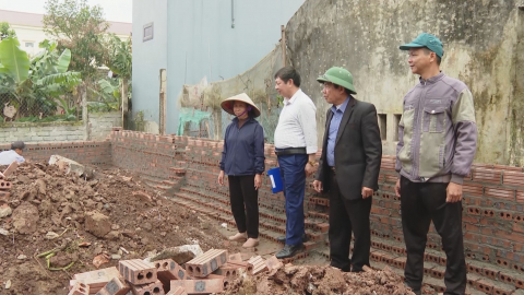 Học B&aacute;c chung tay đo&agrave;n kết x&oacute;a nh&agrave; tạm, nh&agrave; dột n&aacute;t