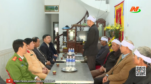 Thăm hỏi nạn nh&acirc;n gia đ&igrave;nh nạn nh&acirc;n bị tai nạn giao th&ocirc;ng