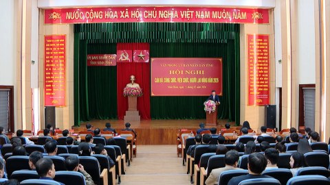 Văn ph&ograve;ng UBND tỉnh gặp mặt c&aacute;n bộ, c&ocirc;ng chức, vi&ecirc;n chức v&agrave; người lao động