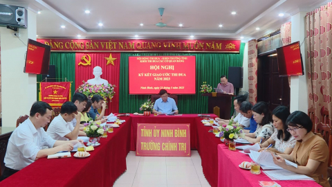 Khối c&aacute;c cơ quan Đảng k&yacute; kết giao ước thi đua