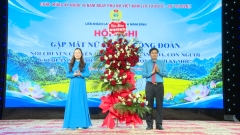 Ph&aacute;t huy vai tr&ograve; nữ c&aacute;n bộ c&ocirc;ng đo&agrave;n trong thời kỳ mới