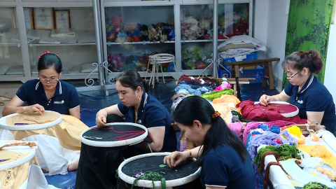 Ph&aacute;t triển nghề truyền thống gắn với x&acirc;y dựng n&ocirc;ng th&ocirc;n mới