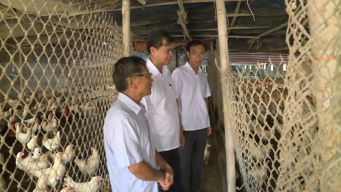 Hiển Kh&aacute;nh ph&aacute;t triển chăn nu&ocirc;i an to&agrave;n sinh học