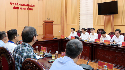 Đồng ch&iacute; Chủ tịch UBND tỉnh Nguyễn Thanh B&igrave;nh l&agrave;m việc với đo&agrave;n đại biểu doanh nghiệp FDI