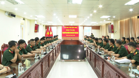 Bộ Chỉ huy Qu&acirc;n sự tỉnh trao quyết định nh&acirc;n sự qu&yacute; II/2026