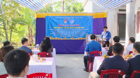 Kh&aacute;nh th&agrave;nh ng&ocirc;i nh&agrave; nh&acirc;n &aacute;i cho hộ ngh&egrave;o