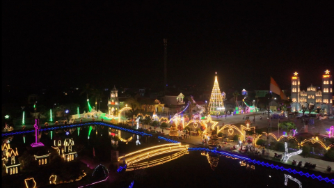 Rộn r&agrave;ng kh&ocirc;ng kh&iacute; đ&oacute;n mừng Noel tại c&aacute;c Gi&aacute;o Xứ