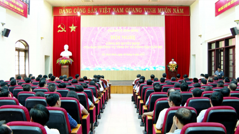 C&ocirc;ng bố quyết định của BTV tỉnh ủy về c&ocirc;ng t&aacute;c c&aacute;n bộ Th&agrave;nh phố Ninh B&igrave;nh