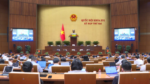 Quốc hội thảo luận về t&igrave;nh h&igrave;nh kinh tế - x&atilde; hội, ng&acirc;n s&aacute;ch nh&agrave; nước v&agrave; đầu tư c&ocirc;ng