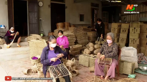 Phụ nữ Định H&oacute;a gi&uacute;p nhau ph&aacute;t triển kinh tế, x&oacute;a đ&oacute;i giảm ngh&egrave;o