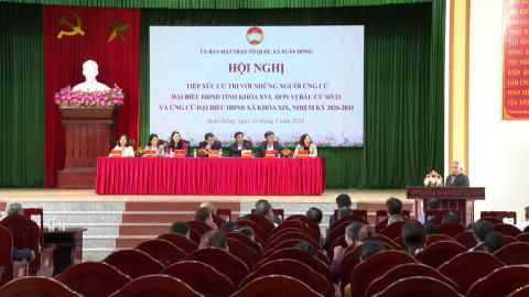Tiếp x&uacute;c giữa người ứng cử đại biểu Hội đồng nh&acirc;n d&acirc;n tỉnh với cử tri x&atilde; Xu&acirc;n Hồng