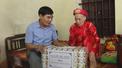 Thăm, tặng qu&agrave; người cao tuổi huyện Kim Sơn