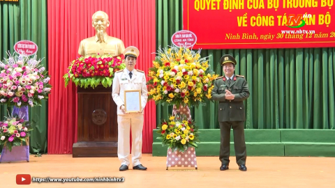 C&ocirc;ng bố Quyết định bổ nhiệm Ph&oacute; Gi&aacute;m đốc C&ocirc;ng an tỉnh Ninh B&igrave;nh