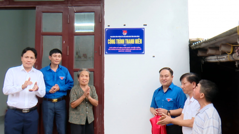 Kh&aacute;nh th&agrave;nh c&ocirc;ng tr&igrave;nh thanh ni&ecirc;n " X&oacute;a nh&agrave; tạm, nh&agrave; dột n&aacute;t "