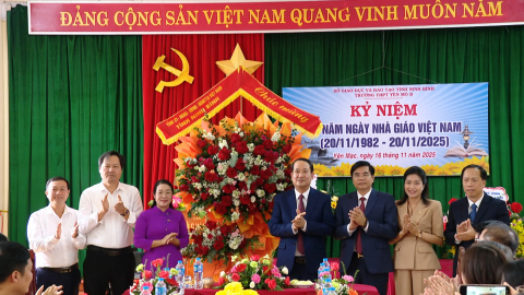 Thăm, ch&uacute;c mừng kỷ niệm 43 năm Ng&agrave;y Nh&agrave; gi&aacute;o Việt Nam