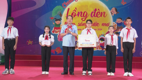 Chương tr&igrave;nh Lồng đ&egrave;n thắp s&aacute;ng ước mơ tại Trung t&acirc;m thanh, thiếu nhi tỉnh Ninh B&igrave;nh