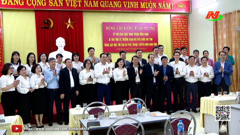 Đồng ch&iacute; B&iacute; thư Tỉnh ủy thăm, gặp mặt cơ quan B&aacute;o v&agrave; ph&aacute;t thanh, truyền h&igrave;nh Ninh B&igrave;nh