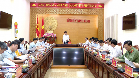 Thực hiện quy tr&igrave;nh về c&ocirc;ng t&aacute;c c&aacute;n bộ
