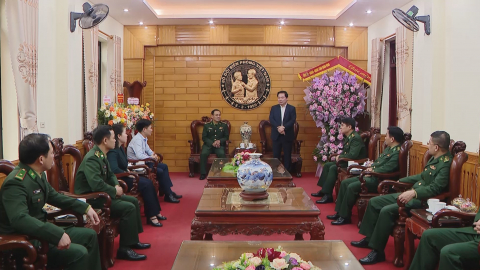 L&atilde;nh đạo tỉnh ch&uacute;c mừng ng&agrave;y truyền thống Bộ đội Bi&ecirc;n ph&ograve;ng