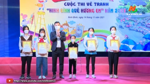 Trao giải cuộc thi vẽ tranh "Ninh B&Igrave;nh qu&ecirc; hương em" năm 2021