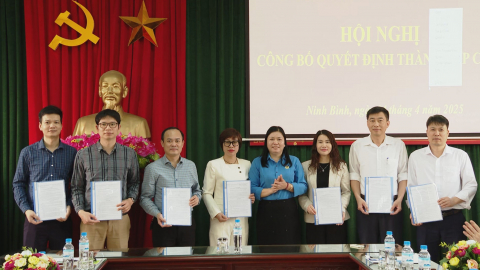 C&ocirc;ng đo&agrave;n UBND tỉnh c&ocirc;ng bố Quyết định th&agrave;nh lập C&ocirc;ng đo&agrave;n cơ sở