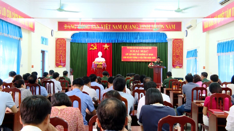 Bồi dưỡng cập nhật kiến thức quốc ph&ograve;ng v&agrave; an ninh cho c&aacute;n bộ đối tượng 3