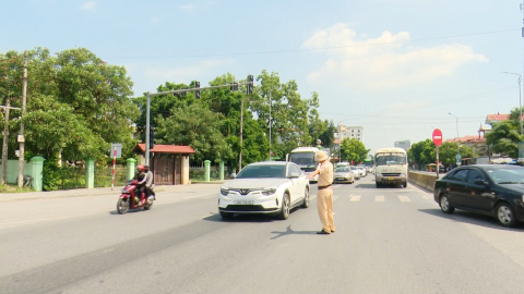 Bảo đảm an to&agrave;n giao th&ocirc;ng trong dịp Quốc kh&aacute;nh