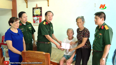 Bộ Chỉ huy Qu&acirc;n sự tỉnh thăm, tặng qu&agrave; c&aacute;c gia đ&igrave;nh ch&iacute;nh s&aacute;ch nh&acirc;n kỷ niệm 75 Ng&agrave;y Thương binh, Liệt sỹ