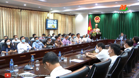 Chủ tịch Quốc hội gặp gỡ đại diện giới doanh nh&acirc;n Việt Nam