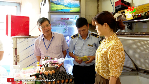 Kiểm tra an to&agrave;n thực phẩm dịp tết Trung thu 2024