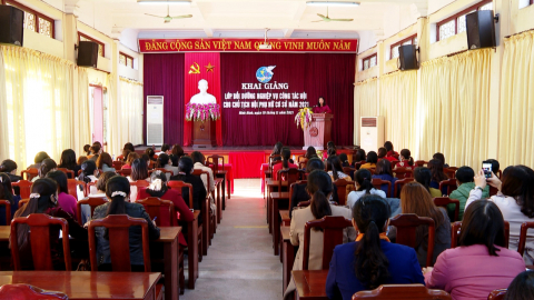 Bồi dưỡng nghiệp vụ cho chủ tịch hội phụ nữ cơ sở