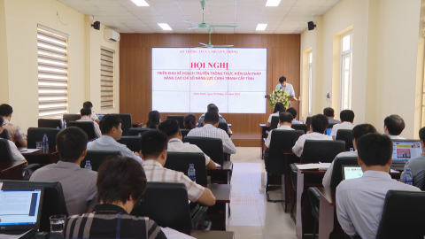 Triển khai kế hoạch truyền th&ocirc;ng n&acirc;ng cao chỉ số năng lực cạnh tranh cấp Tỉnh