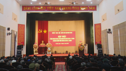 Y&ecirc;n M&ocirc; gặp mặt kỷ niệm 80 năm ng&agrave;y th&agrave;nh lập Qu&acirc;n đội nh&acirc;n d&acirc;n Việt Nam