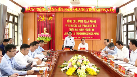Đồng ch&iacute; B&iacute; thư tỉnh ủy l&agrave;m việc tại x&atilde; C&uacute;c Phương