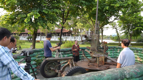 Lam Hạ ki&ecirc;n cường - Dấu l&agrave;ng trong phố