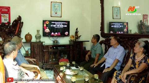 Cử tri v&agrave; nh&acirc;n d&acirc;n quan t&acirc;m, theo d&otilde;i s&aacute;t kỳ họp HĐND tỉnh kh&oacute;a XV