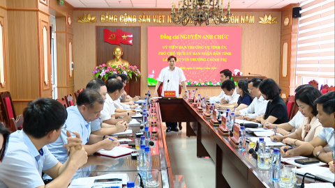 L&atilde;nh đạo UBND tỉnh l&agrave;m việc với Trường Ch&iacute;nh trị tỉnh