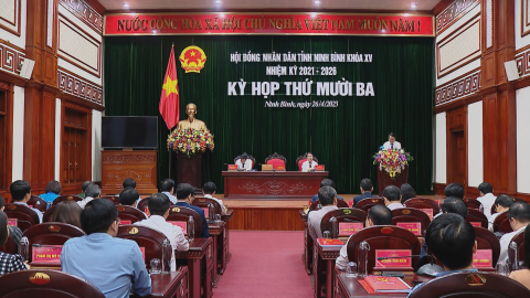 Th&ocirc;ng qua c&aacute;c nghị quyết v&agrave; bế mạc kỳ họp