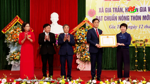 Gia Trấn đ&oacute;n Bằng c&ocirc;ng nhận x&atilde; đạt chuẩn n&ocirc;ng th&ocirc;n mới n&acirc;ng cao