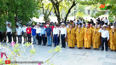 D&acirc;ng hương, tưởng nhớ c&aacute;c anh h&ugrave;ng d&acirc;n tộc, liệt sỹ tại Trường Sa