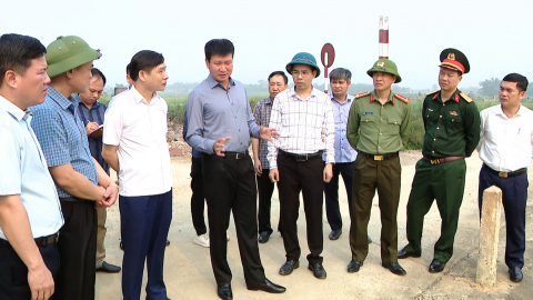 Đồng ch&iacute; B&iacute; thư Tỉnh ủy Trần Huy Tuấn kiểm tra c&ocirc;ng t&aacute;c ph&ograve;ng, chống thi&ecirc;n tai năm 2026.