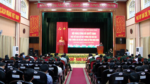 C&ocirc;ng bố quyết dịnh giải thể Ban chỉ huy ph&ograve;ng thủ khu vực  thuộc Bộ CHQS tỉnh