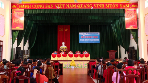 Đối thoại với c&aacute;n bộ, hội vi&ecirc;n phụ nữ x&atilde; Gia V&acirc;n