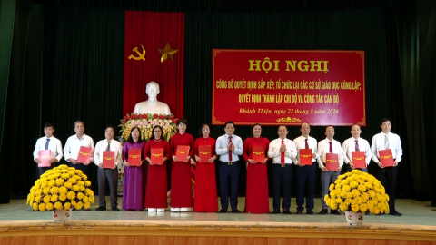 X&atilde; Kh&aacute;nh Thiện c&ocirc;ng bố quyết định sắp xếp lại c&aacute;c cơ sở gi&aacute;o dục c&ocirc;ng lập