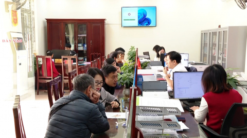 Chuyển đổi số để phục vụ nh&acirc;n d&acirc;n ng&agrave;y c&agrave;ng tốt hơn