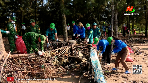 Kim Sơn ra qu&acirc;n chiến dịch l&agrave;m sạch biển