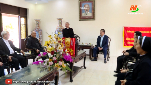 Thăm, ch&uacute;c mừng Huyện ủy Kim Sơn nh&acirc;n dịp Xu&acirc;n Qu&yacute; M&atilde;o