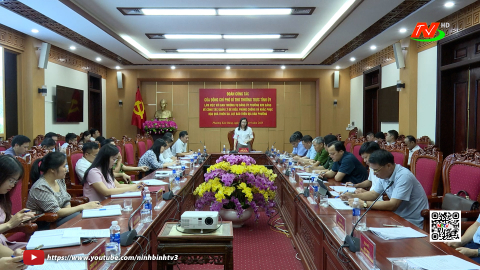 Đồng ch&iacute; Ph&oacute; B&iacute; thư Thường trực Tỉnh ủy Đinh Thị Lụa l&agrave;m việc với Ban Thường vụ Đảng ủy phường Kim Bảng